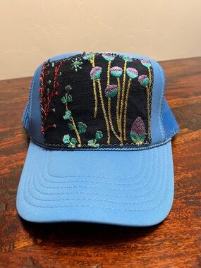 New Kilim Orijinal 
Turkish Rug Trucker hat
Vibrant Blue